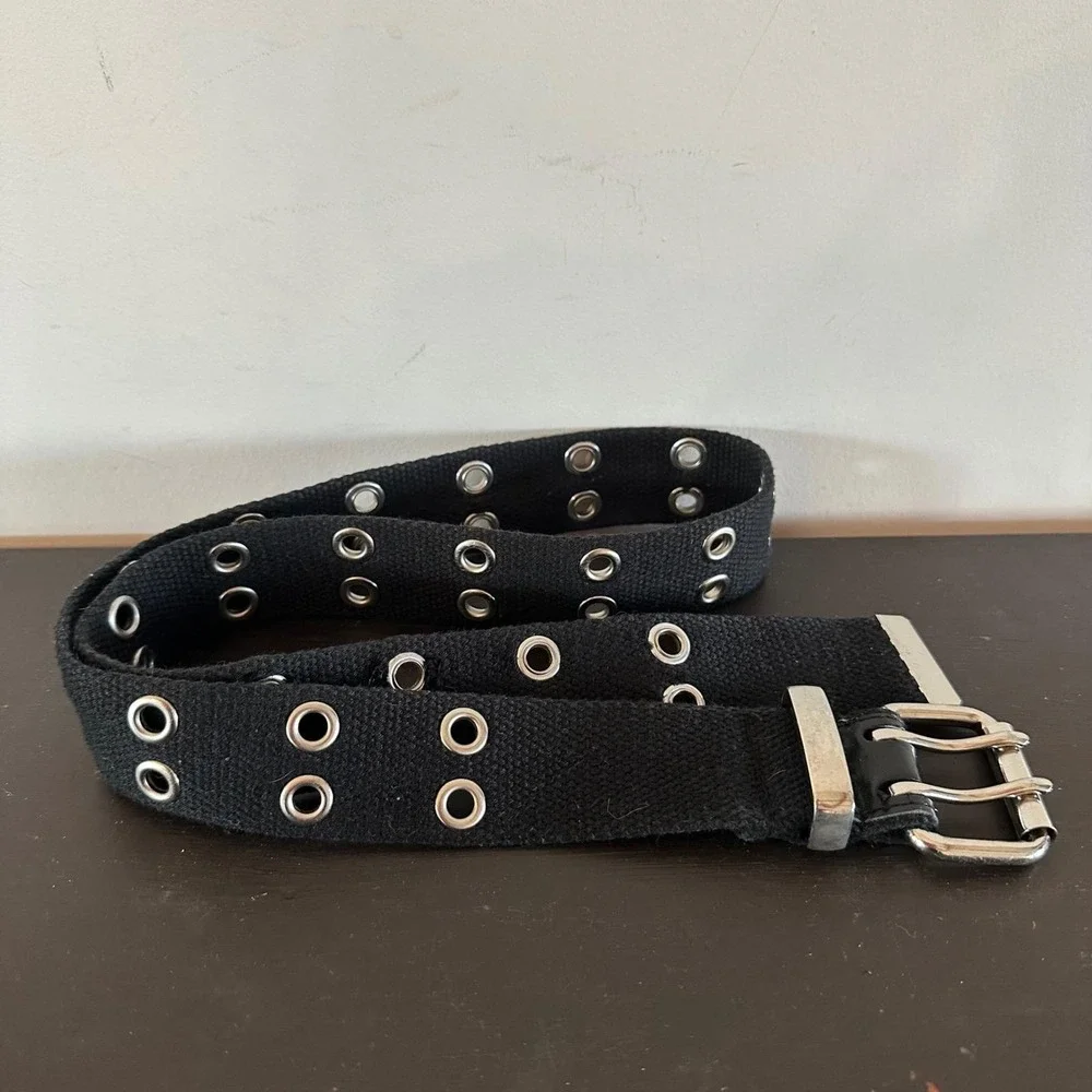 VTG Y2K Black Velvet Grommet Belt S/M Silver Buckle Punk Grunge Gothic 2 Prong